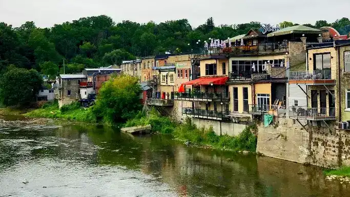 Riverside view of Paris downtown (Grand River)